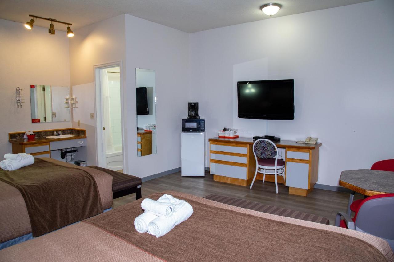 Spanish Villa Resort Пентиктон Экстерьер фото