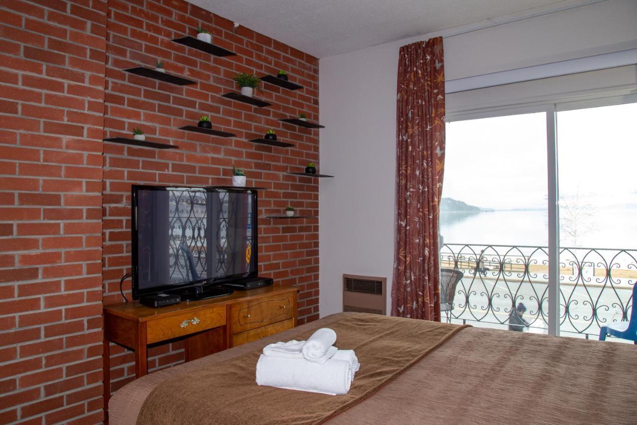 Spanish Villa Resort Пентиктон Экстерьер фото