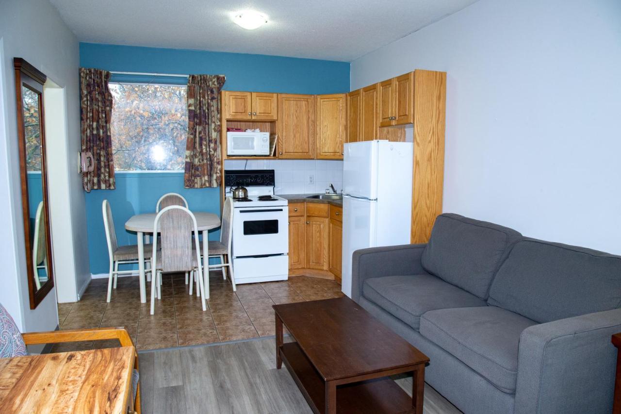 Spanish Villa Resort Пентиктон Экстерьер фото
