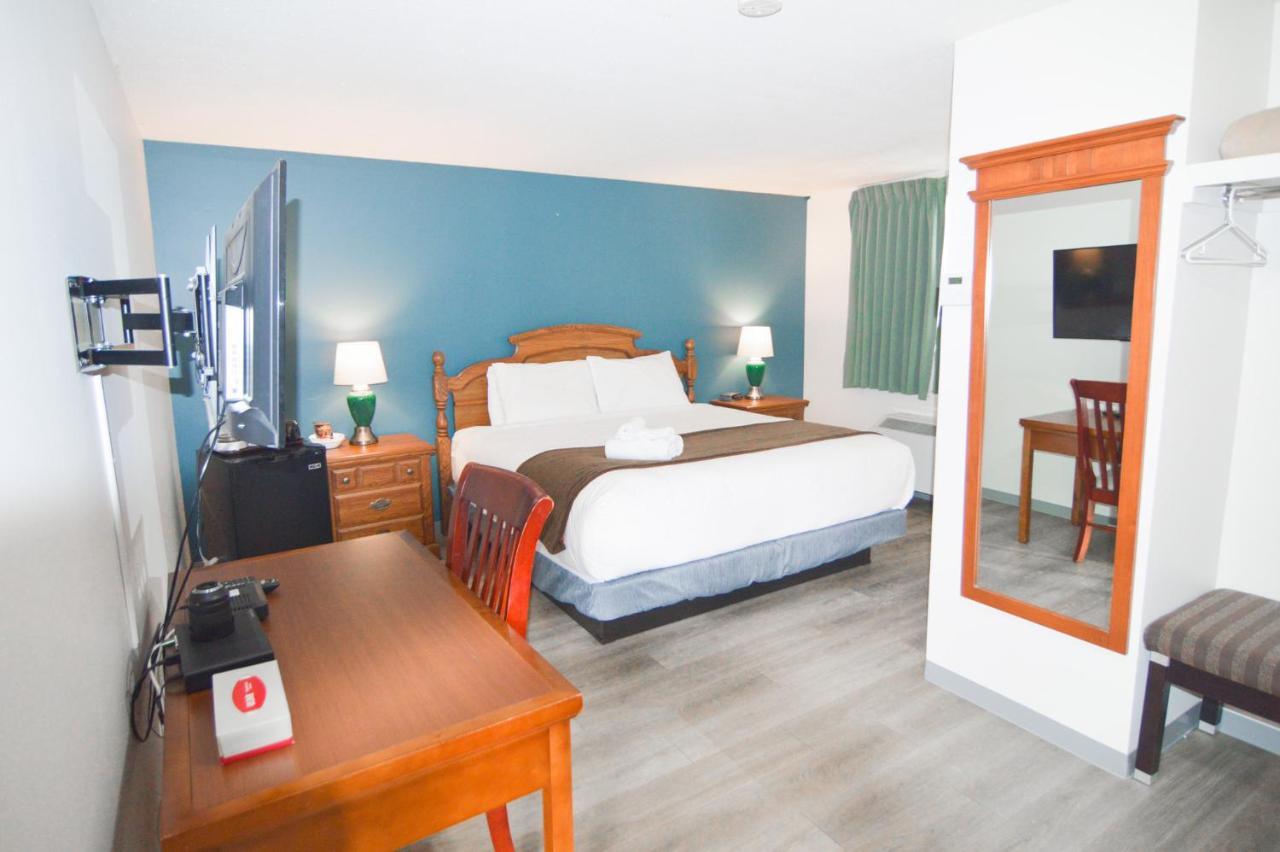 Spanish Villa Resort Пентиктон Экстерьер фото