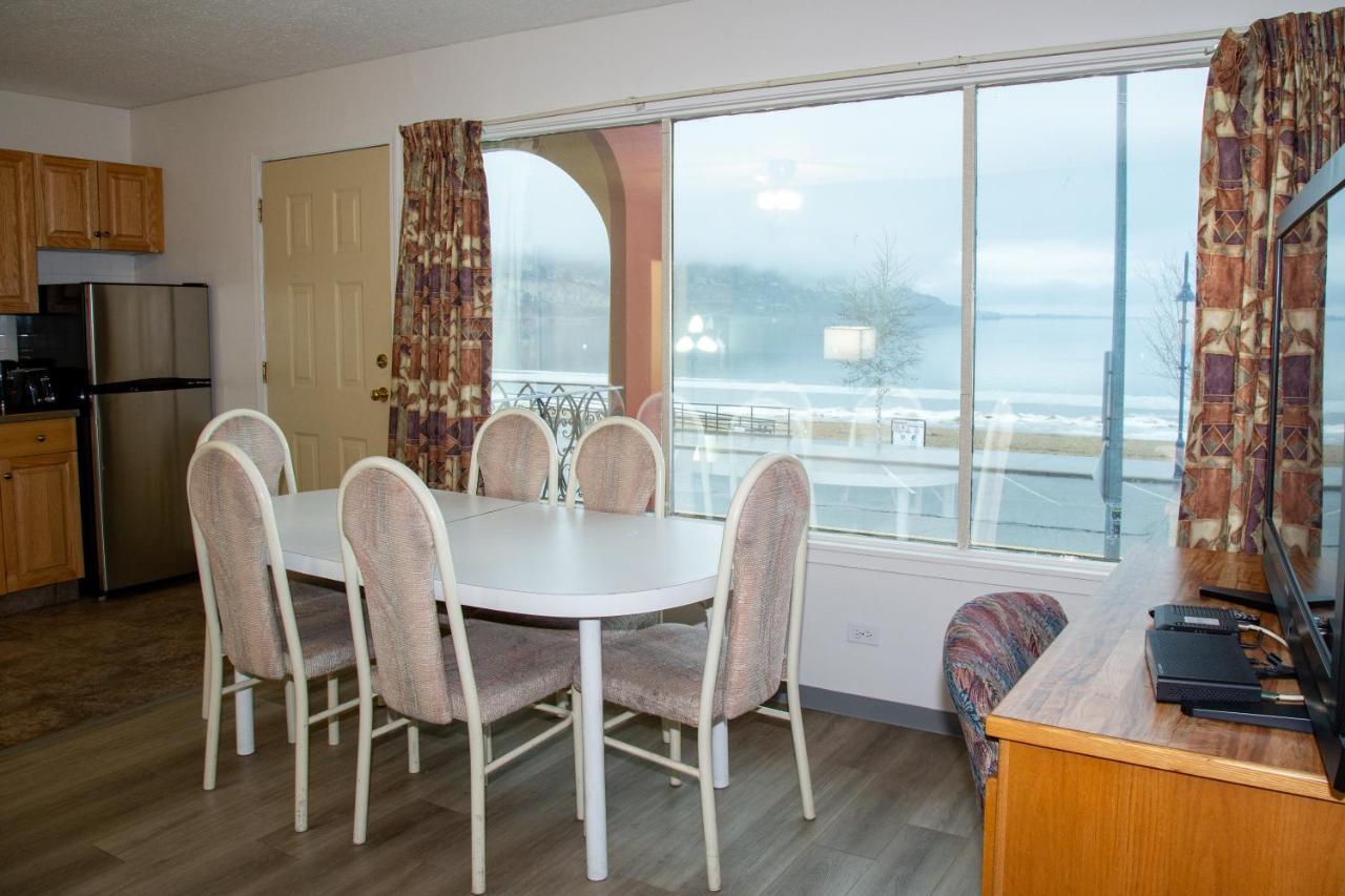 Spanish Villa Resort Пентиктон Экстерьер фото