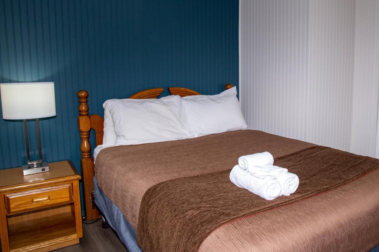 Spanish Villa Resort Пентиктон Экстерьер фото
