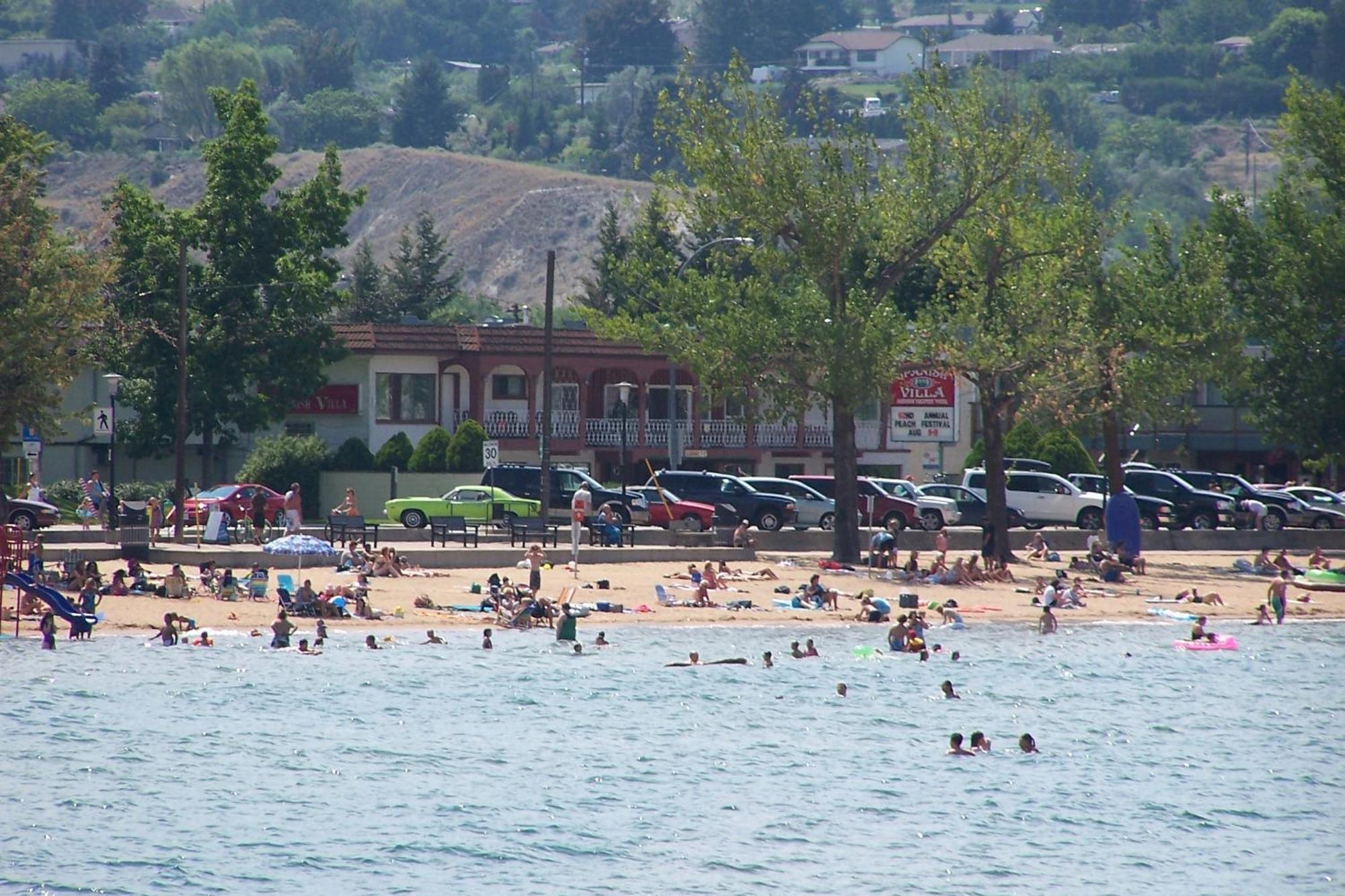 Spanish Villa Resort Пентиктон Экстерьер фото