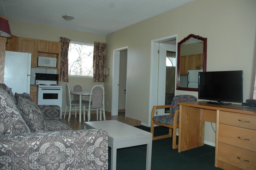Spanish Villa Resort Пентиктон Экстерьер фото