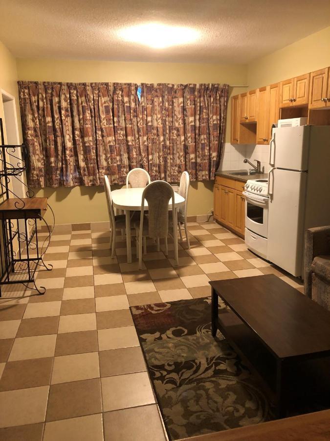Spanish Villa Resort Пентиктон Экстерьер фото